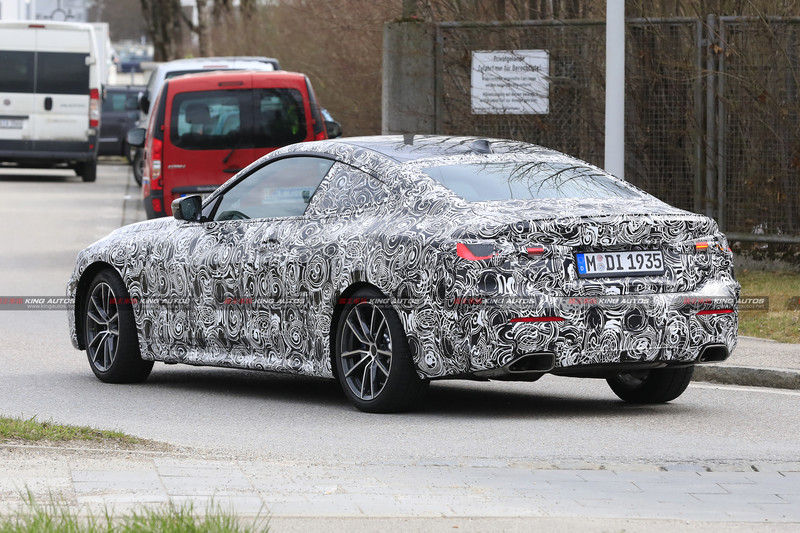 接受事實吧!新世代《BMW 4 Series Coupe》露出直立式大型水箱罩 接受事實吧!新世代《BMW 4 Series Coupe》露出直立式大型水箱罩