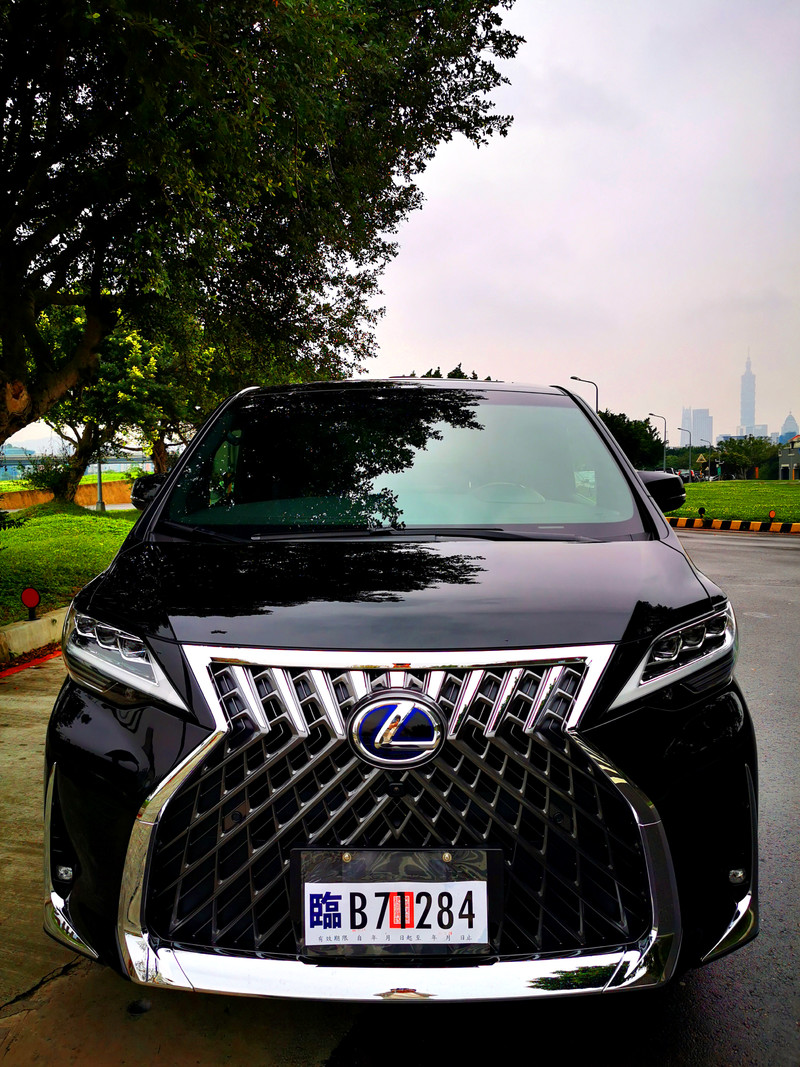 5米長、500萬元打造2個座位,到底有多厲害?42張超圖解Lexus LM宇宙無敵奢豪雙座位。 5米長、500萬元打造2個座位,到底有多厲害?42張超圖解Lexus LM宇宙無敵奢豪雙座位。