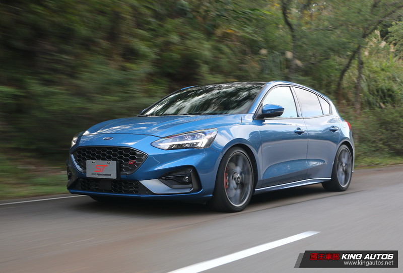 歷代最強《Ford Focus ST》終於上市!給你280匹馬力、賣你136.8萬元 歷代最強《Ford Focus ST》終於上市!給你280匹馬力、賣你136.8萬元
