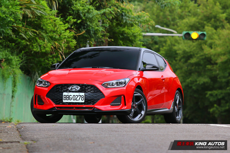 《Hyundai Veloster》限時降價10萬元 入主渦輪掀背跑車只需105.9萬元 《Hyundai Veloster》限時降價10萬元 入主渦輪掀背跑車只需105.9萬元