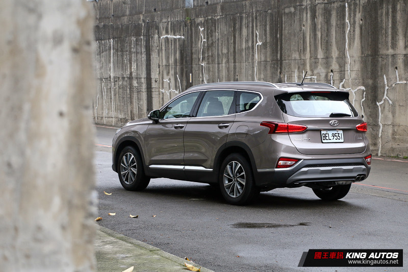 新世代《Hyundai Santa Fe》柴油旗艦版試駕|轉戰進口只為晉升上流 新世代《Hyundai Santa Fe》柴油旗艦版試駕|轉戰進口只為晉升上流