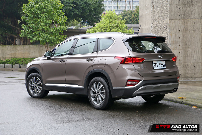 新世代《Hyundai Santa Fe》柴油旗艦版試駕|轉戰進口只為晉升上流 新世代《Hyundai Santa Fe》柴油旗艦版試駕|轉戰進口只為晉升上流