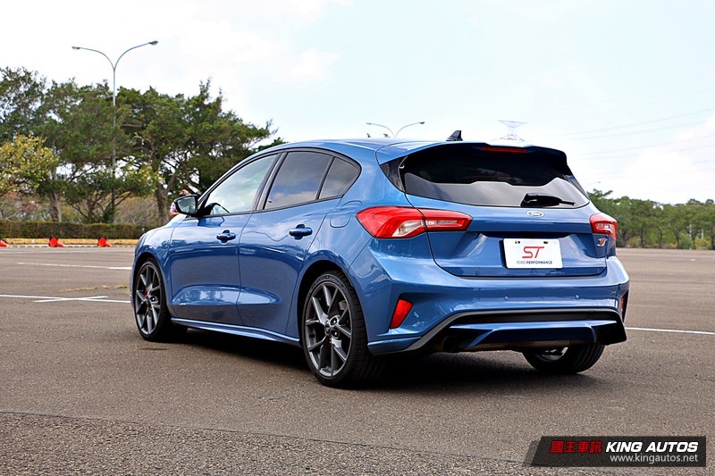 多花43.9萬元,你能獲得_ _?《Focus ST》vs《Focus ST-Line Lommel》的重點差異? 多花43.9萬元,你能獲得_ _?《Focus ST》vs《Focus ST-Line Lommel》的重點差異?
