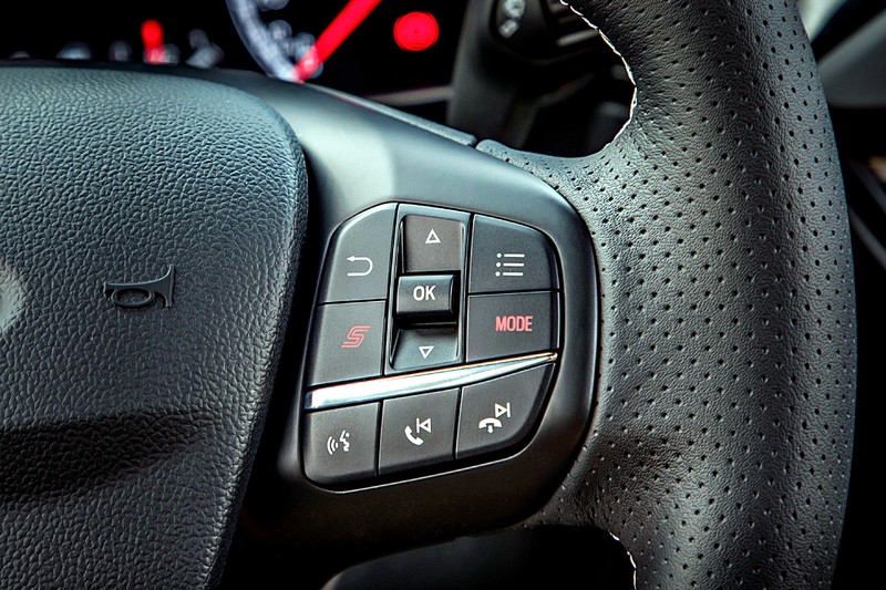 大呼過癮!136.8萬,該選Ford Focus ST 還是7.5代Golf GTI?一次總整理。 大呼過癮!136.8萬,該選Ford Focus ST 還是7.5代Golf GTI?一次總整理。