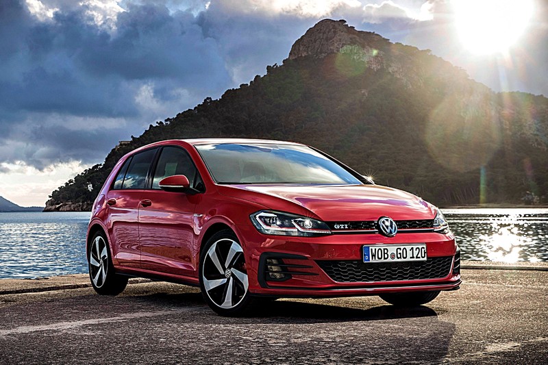 大呼過癮!136.8萬,該選Ford Focus ST 還是7.5代Golf GTI?一次總整理。 大呼過癮!136.8萬,該選Ford Focus ST 還是7.5代Golf GTI?一次總整理。