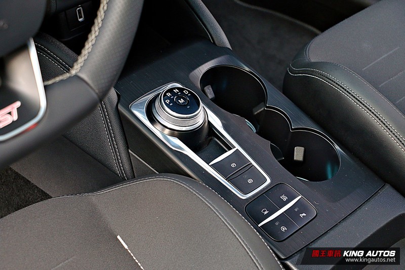 大呼過癮!136.8萬,該選Ford Focus ST 還是7.5代Golf GTI?一次總整理。 大呼過癮!136.8萬,該選Ford Focus ST 還是7.5代Golf GTI?一次總整理。