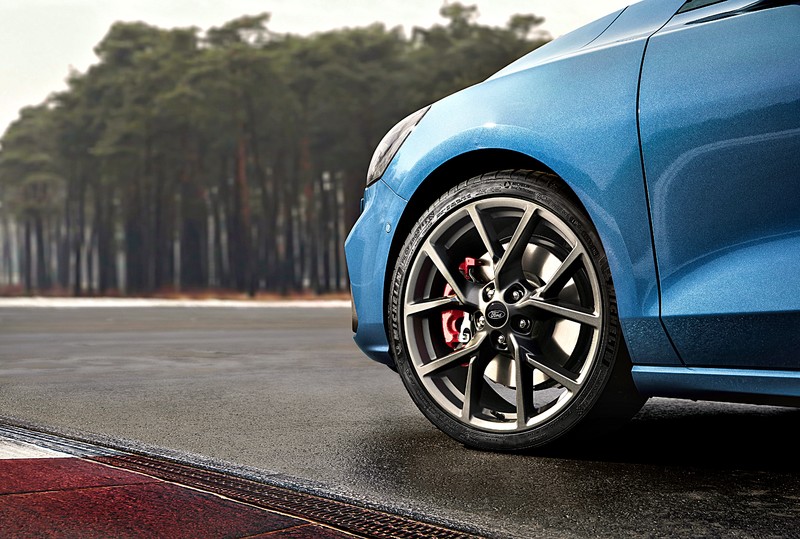 大呼過癮!136.8萬,該選Ford Focus ST 還是7.5代Golf GTI?一次總整理。 大呼過癮!136.8萬,該選Ford Focus ST 還是7.5代Golf GTI?一次總整理。