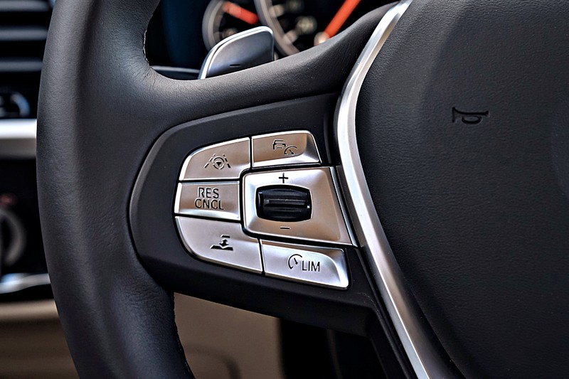 《Lexus NX》 meets 《BMW X3》 價差5萬元的選擇? 《Lexus NX》 meets 《BMW X3》 價差5萬元的選擇?