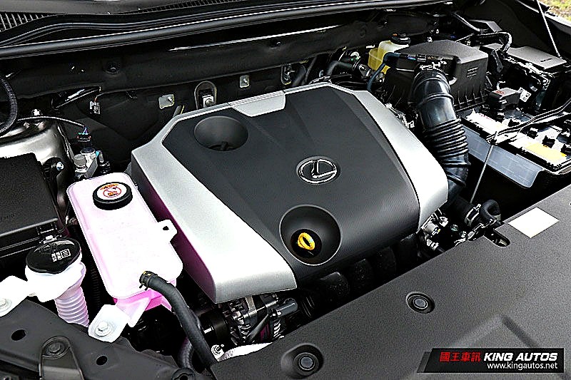 《Lexus NX》 meets 《VW Tiguan》 價位相近,要選實用還是直衝高級品牌? 《Lexus NX》 meets 《VW Tiguan》 價位相近,要選實用還是直衝高級品牌?