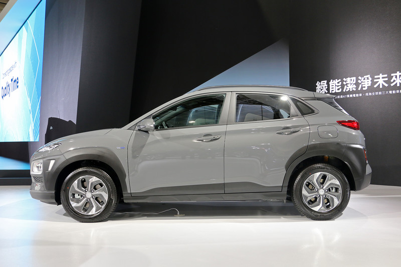 《Hyundai》率先点燃油电小休旅战火《Kona Hybrid》预售价102.9万元开始接单