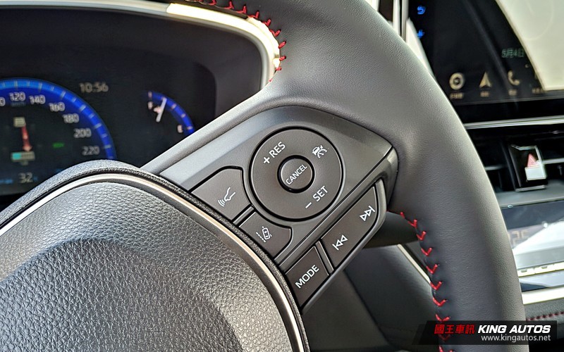 《Toyota Corolla Altis Hybrid GR Sport》或《Ford Focus 四門 EcoBoost 18 《Toyota Corolla Altis Hybrid GR Sport》或《Ford Focus 四門 EcoBoost 18