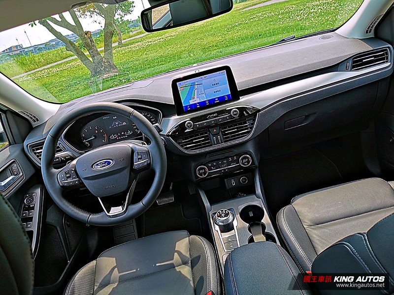《Toyota Corolla Altis Hybrid GR Sport》或《Ford Focus 四門 EcoBoost 18 《Toyota Corolla Altis Hybrid GR Sport》或《Ford Focus 四門 EcoBoost 18