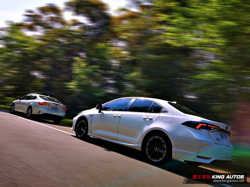 《Toyota Corolla Altis Hybrid GR Sport》或《Ford Focus 四門 EcoBoost 18 《Toyota Corolla Altis Hybrid GR Sport》或《Ford Focus 四門 EcoBoost 18