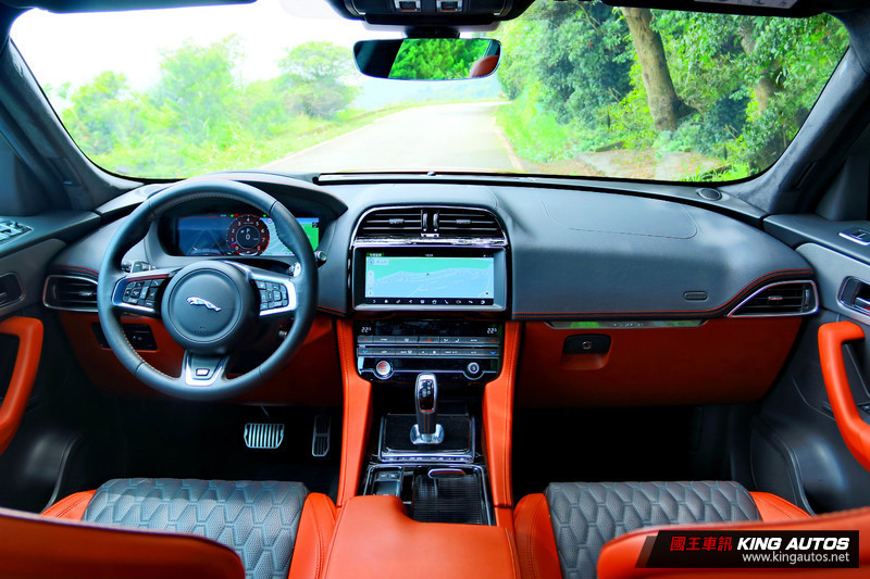 《Jaguar F-Pace SVR》試駕(一)|稀有中的稀有怪物《V8機械增壓引擎》 《Jaguar F-Pace SVR》試駕(一)|稀有中的稀有怪物《V8機械增壓引擎》