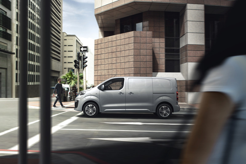 電動大力獅《Peugeot e-Expert》零排放送貨距離上看330公里 電動大力獅《Peugeot e-Expert》零排放送貨距離上看330公里