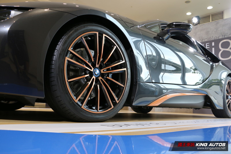 《BMW i3s Edition RoadStyle》219万元限量发表《i8 Ultimate Sophisto Editio