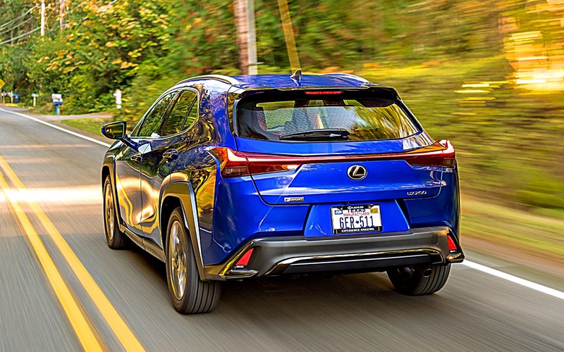 「選車東西軍」之《Mini Countryman》或《Lexus UX》? 僅差3.1萬元,你選哪一款? 「選車東西軍」之《Mini Countryman》或《Lexus UX》? 僅差3.1萬元,你選哪一款?