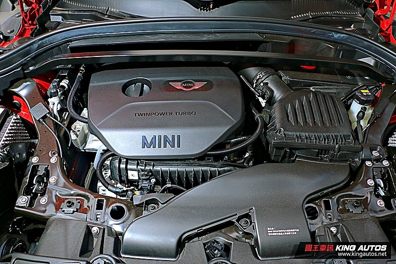 「選車東西軍」之《Mini Countryman》或《Lexus UX》? 僅差3.1萬元,你選哪一款? 「選車東西軍」之《Mini Countryman》或《Lexus UX》? 僅差3.1萬元,你選哪一款?