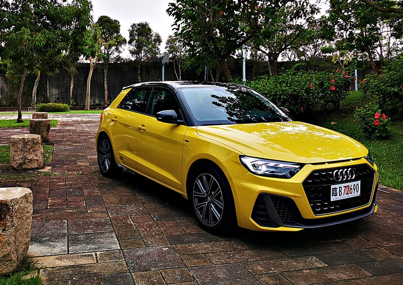 在現今的跨界和SUV時代,豪華都會小掀背還有其魅力嗎?Audi A1 say "Yes" 在現今的跨界和SUV時代,豪華都會小掀背還有其魅力嗎?Audi A1 say "Yes"