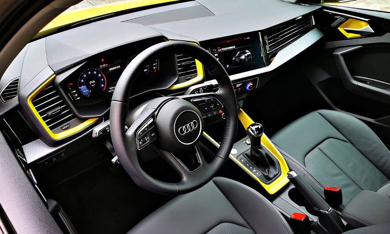 在現今的跨界和SUV時代,豪華都會小掀背還有其魅力嗎?Audi A1 say "Yes" 在現今的跨界和SUV時代,豪華都會小掀背還有其魅力嗎?Audi A1 say "Yes"