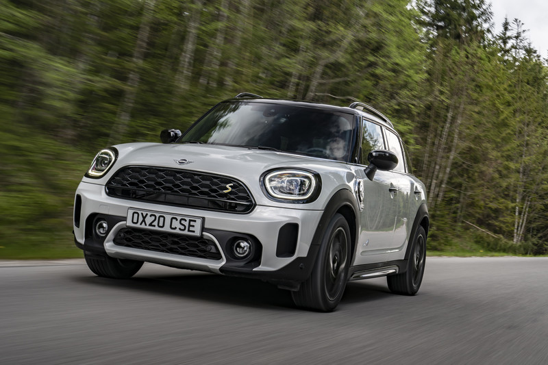 小改款《Mini Countryman》現身!不只有型還能選用5吋數位儀表 小改款《Mini Countryman》現身!不只有型還能選用5吋數位儀表