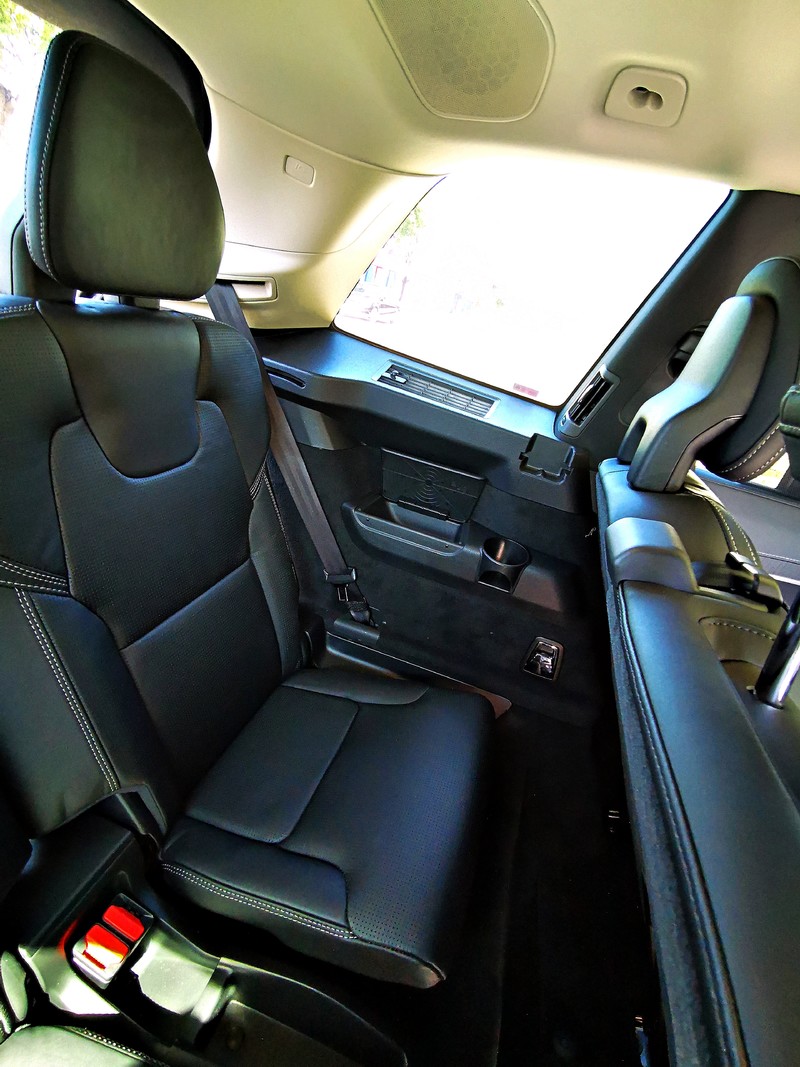 SUV開啟了用車新潮流,Volvo演繹了SUV的家用新魅力。Volvo XC60 B5 R-Design SUV開啟了用車新潮流,Volvo演繹了SUV的家用新魅力。Volvo XC60 B5 R-Design
