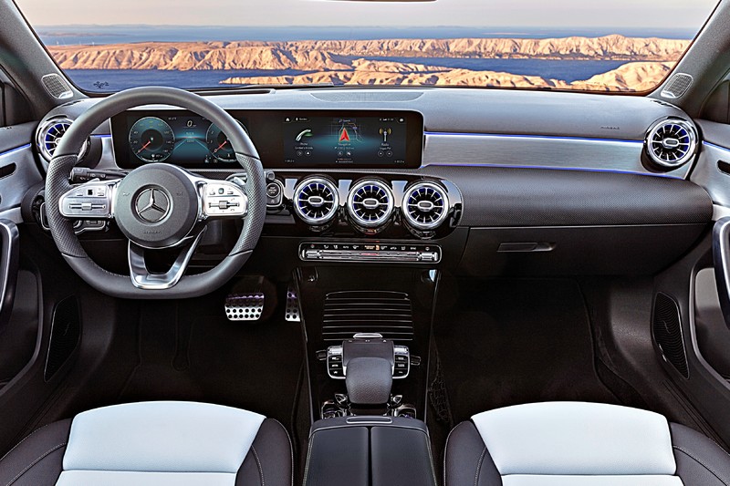 「選車東西軍」之《BMW 118i》或《Mercedes-Benz A 180》? 150萬元入門版,你選哪一款? 「選車東西軍」之《BMW 118i》或《Mercedes-Benz A 180》? 150萬元入門版,你選哪一款?