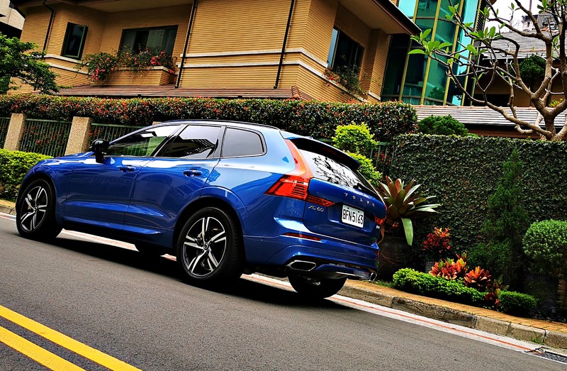 SUV開啟了用車新潮流,Volvo演繹了SUV的家用新魅力。Volvo XC60 B5 R-Design SUV開啟了用車新潮流,Volvo演繹了SUV的家用新魅力。Volvo XC60 B5 R-Design