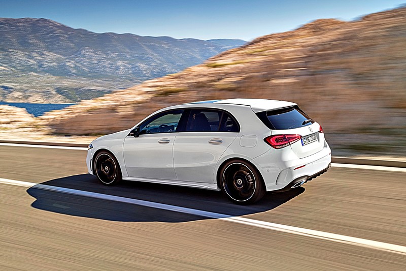「選車東西軍」之《BMW 118i》或《Mercedes-Benz A 180》? 150萬元入門版,你選哪一款? 「選車東西軍」之《BMW 118i》或《Mercedes-Benz A 180》? 150萬元入門版,你選哪一款?