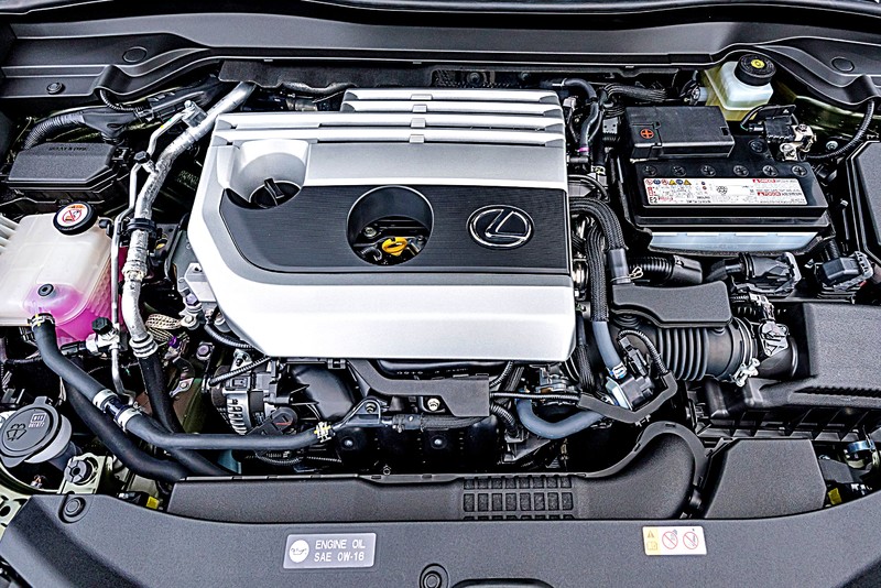 「選車東西軍」之《Audi Q2》或《Lexus UX》? 價差僅2.9萬元!該選哪款動感跨界小休旅? 「選車東西軍」之《Audi Q2》或《Lexus UX》? 價差僅2.9萬元!該選哪款動感跨界小休旅?