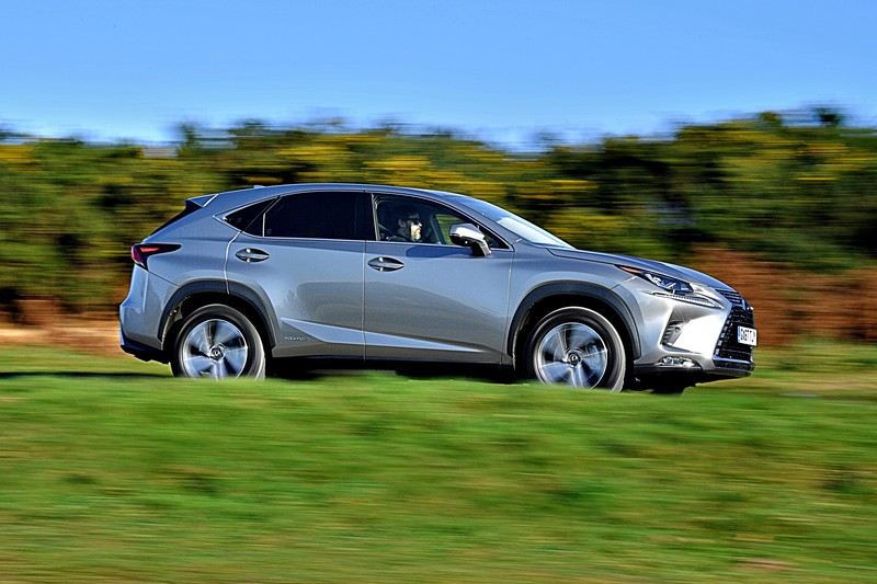 「選車東西軍」之《BMW X1》或《Lexus NX》? 車格/級距雖略有差異,但同屬200萬元價格區間,你偏好哪一款? 「選車東西軍」之《BMW X1》或《Lexus NX》? 車格/級距雖略有差異,但同屬200萬元價格區間,你偏好哪一款?