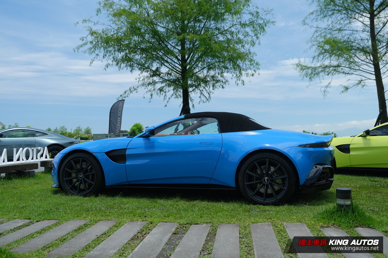 《Aston Martin Vantage》全員到齊 《Vantage Roadster》售價980萬元起開始接單 《Aston Martin Vantage》全員到齊 《Vantage Roadster》售價980萬元起開始接單