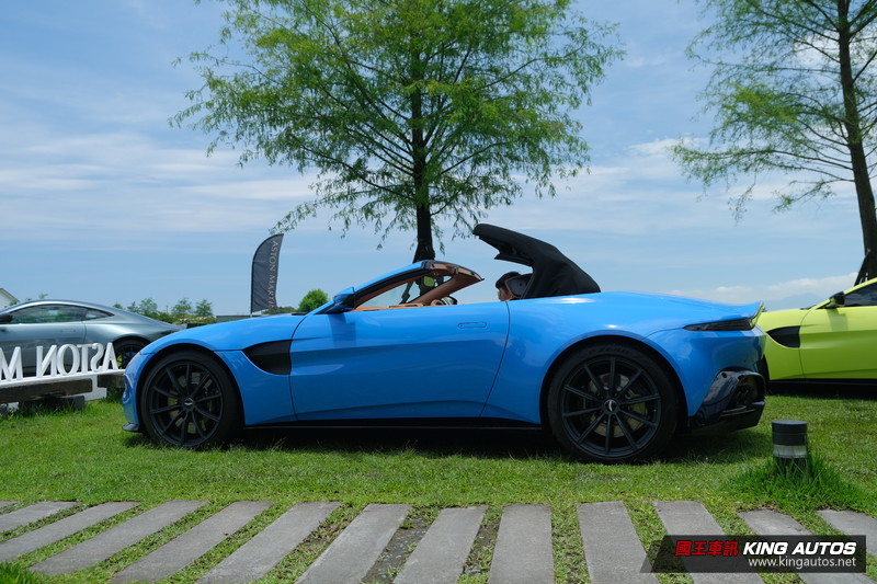 《Aston Martin Vantage》全員到齊 《Vantage Roadster》售價980萬元起開始接單 《Aston Martin Vantage》全員到齊 《Vantage Roadster》售價980萬元起開始接單