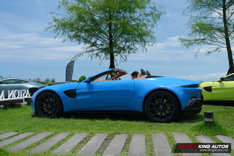 《Aston Martin Vantage》全員到齊 《Vantage Roadster》售價980萬元起開始接單 《Aston Martin Vantage》全員到齊 《Vantage Roadster》售價980萬元起開始接單