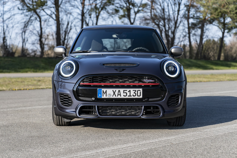 還原限量鋼砲《Mini John Cooper Works》視覺系GP Pack套件有幾分像呢？