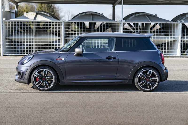 還原限量鋼砲《Mini John Cooper Works》視覺系GP Pack套件有幾分像呢？