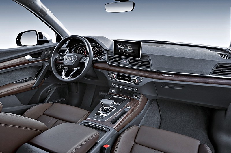 「選車東西軍」之《Volvo XC60》或《Audi Q5》? 價差僅僅2千元,你選哪一款? 「選車東西軍」之《Volvo XC60》或《Audi Q5》? 價差僅僅2千元,你選哪一款?