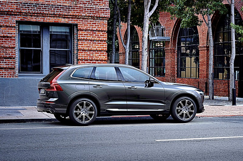 「選車東西軍」之《Volvo XC60》或《Audi Q5》? 價差僅僅2千元,你選哪一款? 「選車東西軍」之《Volvo XC60》或《Audi Q5》? 價差僅僅2千元,你選哪一款?