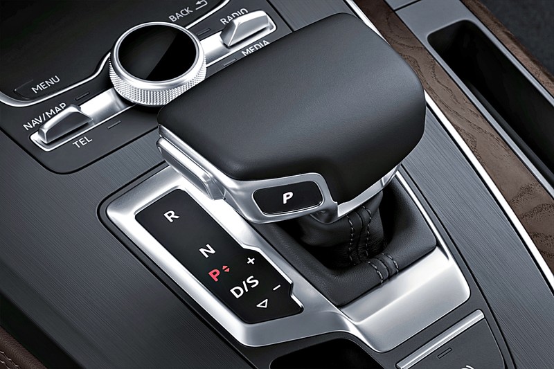 「選車東西軍」之《Volvo XC60》或《Audi Q5》? 價差僅僅2千元,你選哪一款? 「選車東西軍」之《Volvo XC60》或《Audi Q5》? 價差僅僅2千元,你選哪一款?