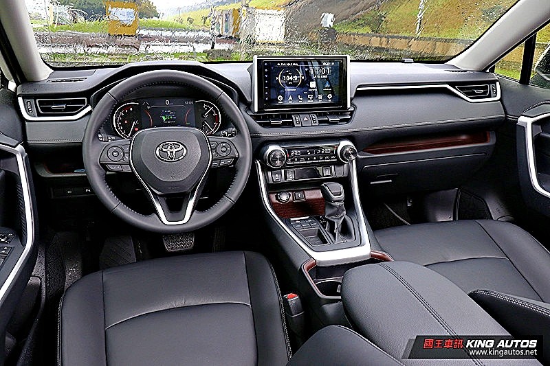 Ford Kuga EcoBoost 180 旗艦型紙上規配大比拚! 能否成功挑戰同級距進口/國產銷售盟主的RAV4與CR-V? Ford Kuga EcoBoost 180 旗艦型紙上規配大比拚! 能否成功挑戰同級距進口/國產銷售盟主的RAV4與CR-V?