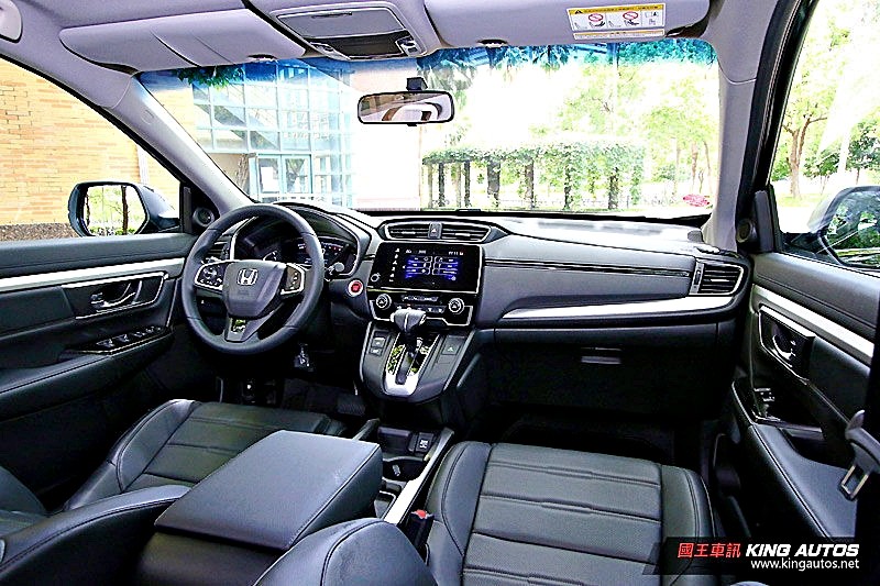 Ford Kuga EcoBoost 180 旗艦型紙上規配大比拚! 能否成功挑戰同級距進口/國產銷售盟主的RAV4與CR-V? Ford Kuga EcoBoost 180 旗艦型紙上規配大比拚! 能否成功挑戰同級距進口/國產銷售盟主的RAV4與CR-V?
