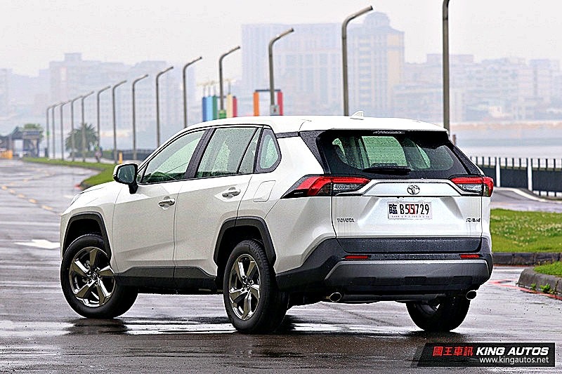 Ford Kuga EcoBoost 180 旗艦型紙上規配大比拚! 能否成功挑戰同級距進口/國產銷售盟主的RAV4與CR-V? Ford Kuga EcoBoost 180 旗艦型紙上規配大比拚! 能否成功挑戰同級距進口/國產銷售盟主的RAV4與CR-V?
