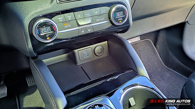 《Ford Kuga EcoBoost 180 旗艦型》試駕︱ 駕馭性能出色、同級最強安全配備的主力戰將! 《Ford Kuga EcoBoost 180 旗艦型》試駕︱ 駕馭性能出色、同級最強安全配備的主力戰將!