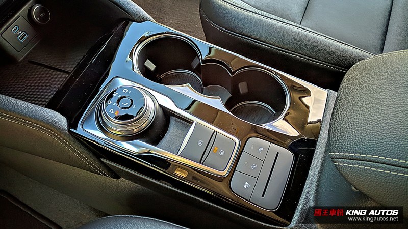 《Ford Kuga EcoBoost 180 旗艦型》試駕︱ 駕馭性能出色、同級最強安全配備的主力戰將! 《Ford Kuga EcoBoost 180 旗艦型》試駕︱ 駕馭性能出色、同級最強安全配備的主力戰將!