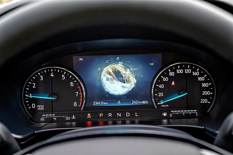 《Ford Kuga EcoBoost 180 旗艦型》試駕︱ 駕馭性能出色、同級最強安全配備的主力戰將! 《Ford Kuga EcoBoost 180 旗艦型》試駕︱ 駕馭性能出色、同級最強安全配備的主力戰將!