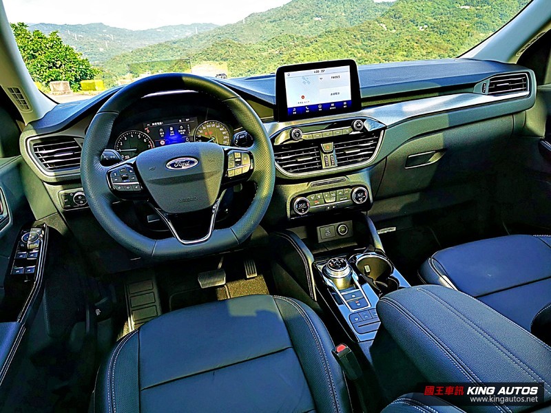 《Ford Kuga EcoBoost 180 旗艦型》試駕︱ 駕馭性能出色、同級最強安全配備的主力戰將! 《Ford Kuga EcoBoost 180 旗艦型》試駕︱ 駕馭性能出色、同級最強安全配備的主力戰將!
