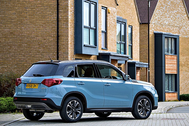 「選車東西軍」之《Skoda Kamiq》或《Suzuki Vitara》? 進口跨界小休旅、價差9千元、你選哪一款? 「選車東西軍」之《Skoda Kamiq》或《Suzuki Vitara》? 進口跨界小休旅、價差9千元、你選哪一款?