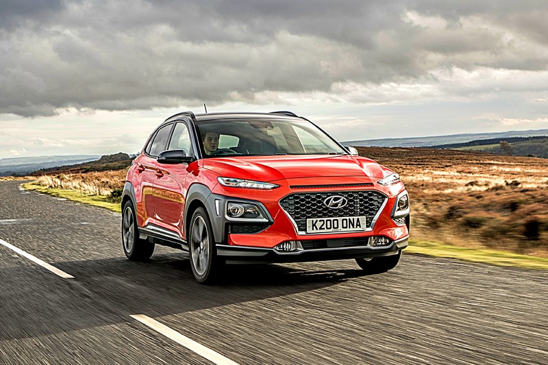 「選車東西軍」之《Hyundai Kona》或《Skoda Kamiq》? 價差1萬元的新世代進口跨界小休旅,你偏好哪一款? 「選車東西軍」之《Hyundai Kona》或《Skoda Kamiq》? 價差1萬元的新世代進口跨界小休旅,你偏好哪一款?