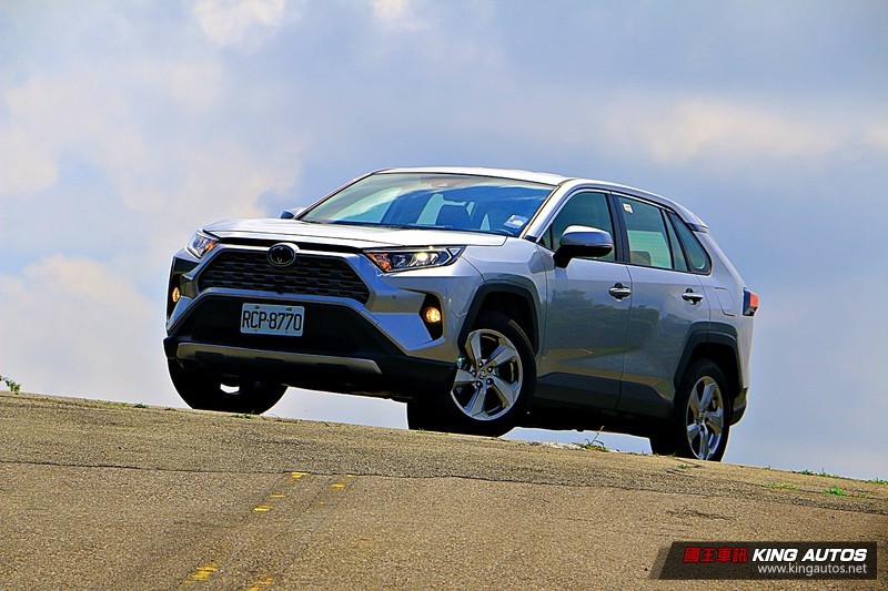 百萬中型休旅主流戰場! PART.4 總結篇 《Ford Kuga EcoBoost 180 旗艦型》 vs. 《Toyota R 百萬中型休旅主流戰場! PART.4 總結篇 《Ford Kuga EcoBoost 180 旗艦型》 vs. 《Toyota R