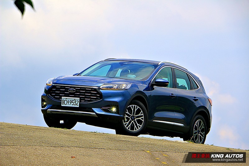 百萬中型休旅主流戰場! PART.4 總結篇 《Ford Kuga EcoBoost 180 旗艦型》 vs. 《Toyota R 百萬中型休旅主流戰場! PART.4 總結篇 《Ford Kuga EcoBoost 180 旗艦型》 vs. 《Toyota R